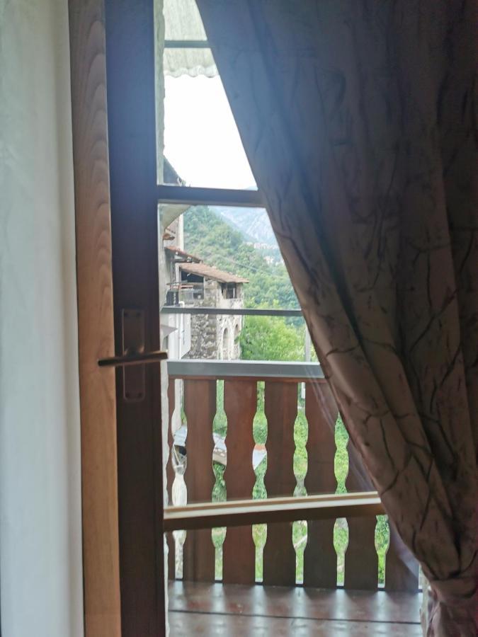 La Tana Del Tasso Rooms&Breakfast Camerata Cornello Ngoại thất bức ảnh
